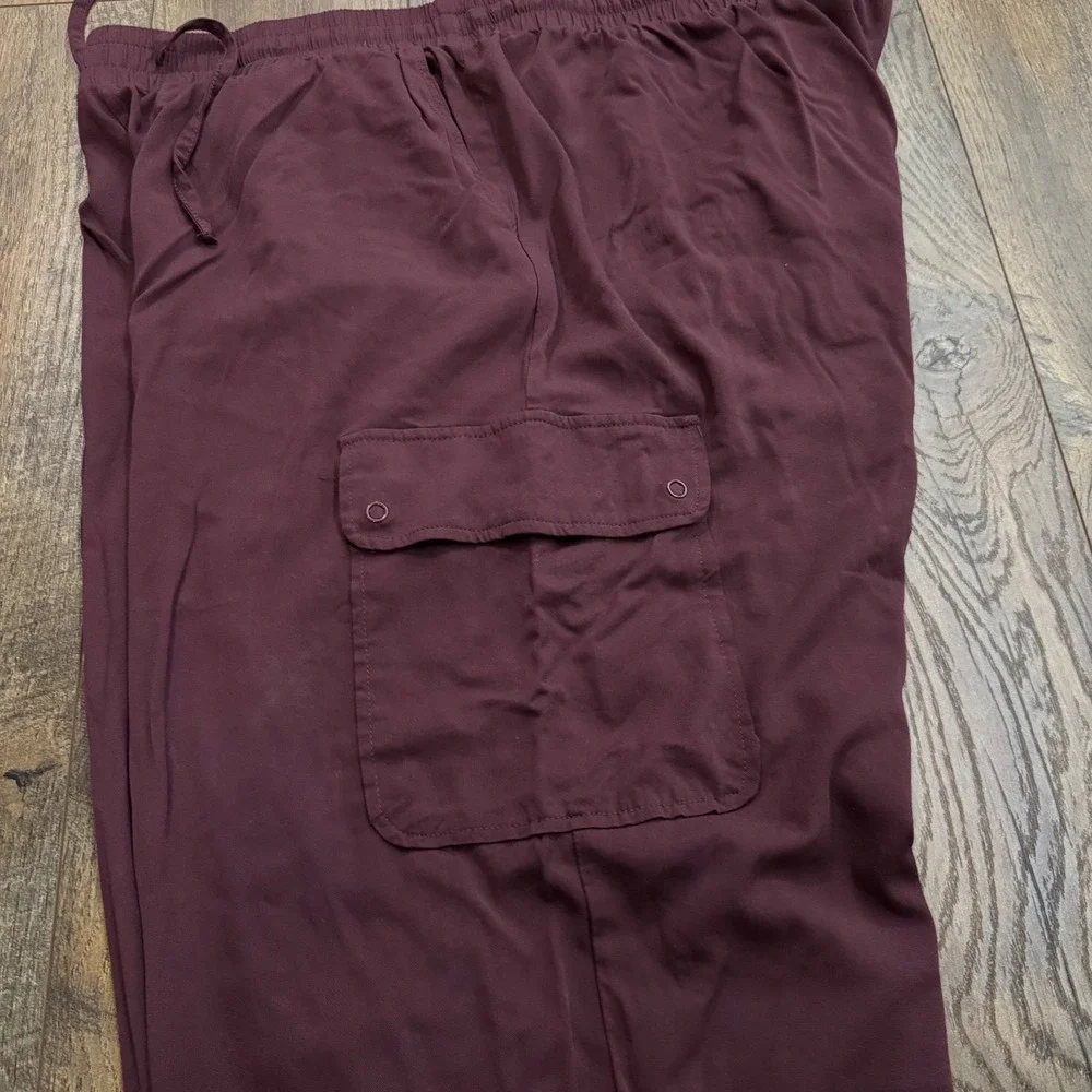 Torrid Burgundy Rayon Blend Pull On Cargo Pants Wide Leg Size 2R (2X) Lounge